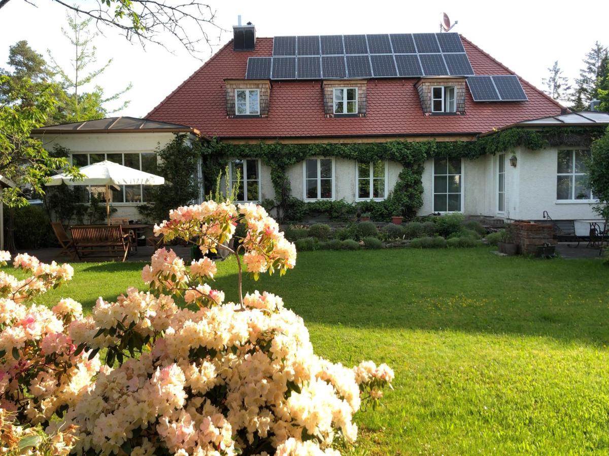 Muenchen- Pullach, Wohnen Im Gruenen Apartment Exterior photo